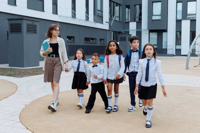 Monitores de mediodía en centros escolares